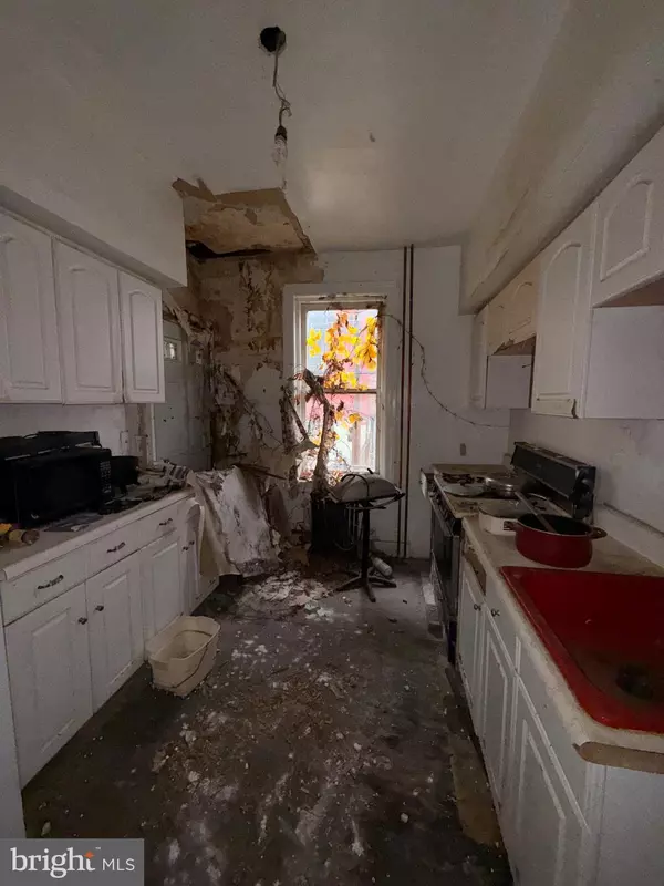 Philadelphia, PA 19143,6211 LARCHWOOD AVE