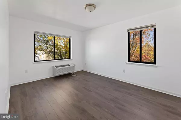 Philadelphia, PA 19128,404 FOUNTAIN ST #409