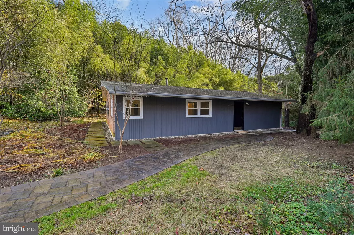 Garrett Park, MD 20896,10701 SHELLEY CT