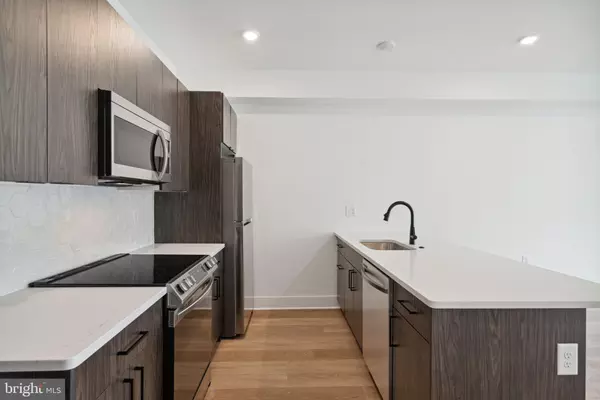 Philadelphia, PA 19141,1419 W GRANGE AVE #204