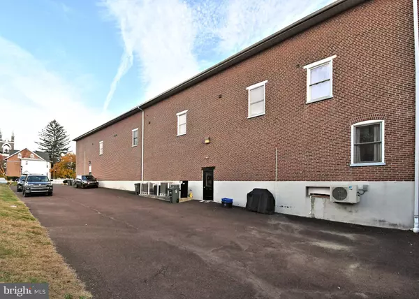 Perkasie, PA 18944,601 W MARKET ST #100