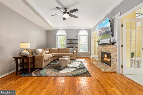 Ashburn, VA 20147,43879 GLENHAZEL DR