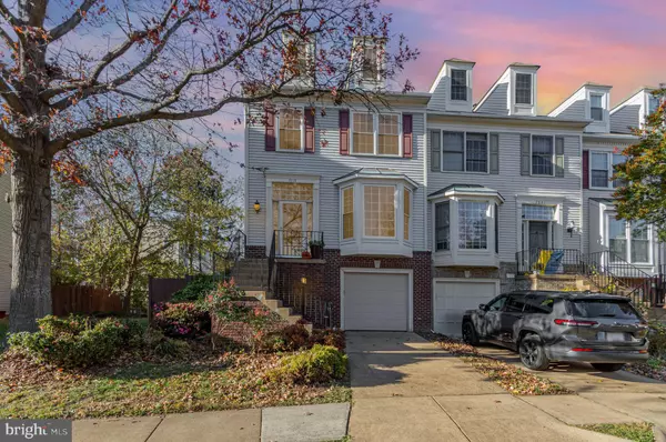 Alexandria, VA 22315,7039 KINGS MANOR DR