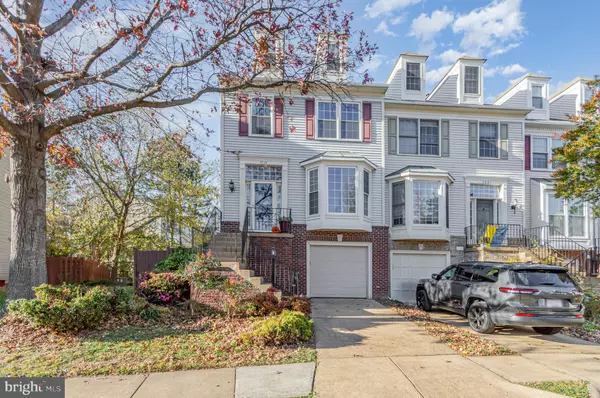 Alexandria, VA 22315,7039 KINGS MANOR DR