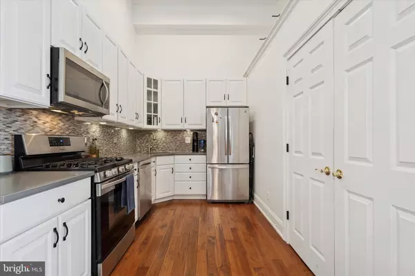 Philadelphia, PA 19147,246 FITZWATER ST #10