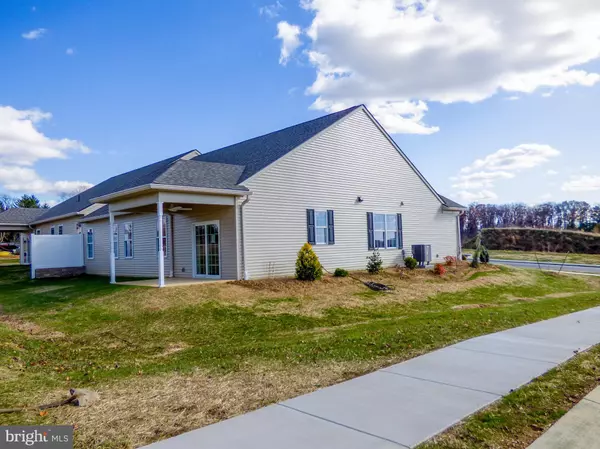 York, PA 17402,616 BLUFF STONE DRIVE