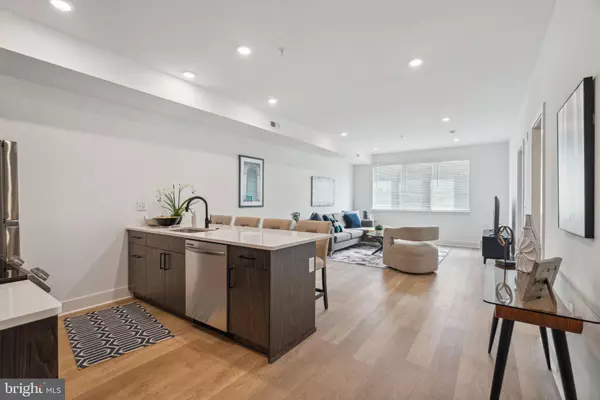 Philadelphia, PA 19141,1419 W GRANGE AVE #411