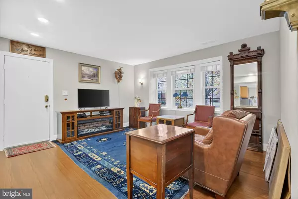 Alexandria, VA 22314,1407 E ABINGDON DR #1