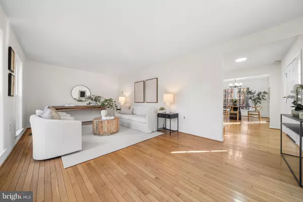 Burke, VA 22015,5658 SUTHERLAND CT