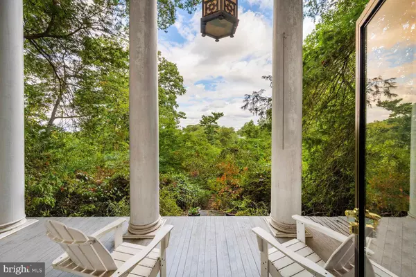 Alexandria, VA 22305,3104 RUSSELL RD