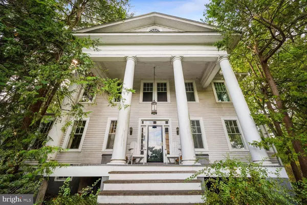 3104 RUSSELL RD, Alexandria, VA 22305