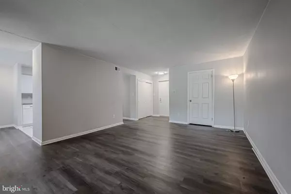 Wilmington, DE 19808,3600 RUSTIC LN #211