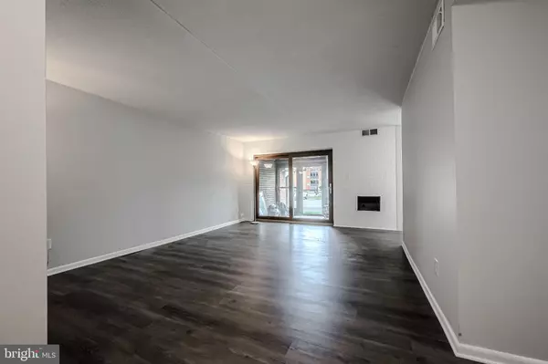 Wilmington, DE 19808,3600 RUSTIC LN #211