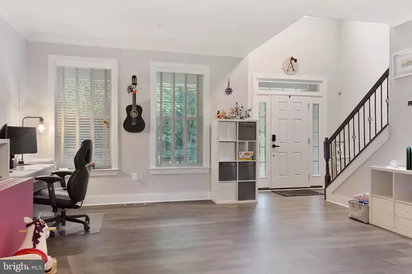 Deale, MD 20751,937 MARZOFF RD