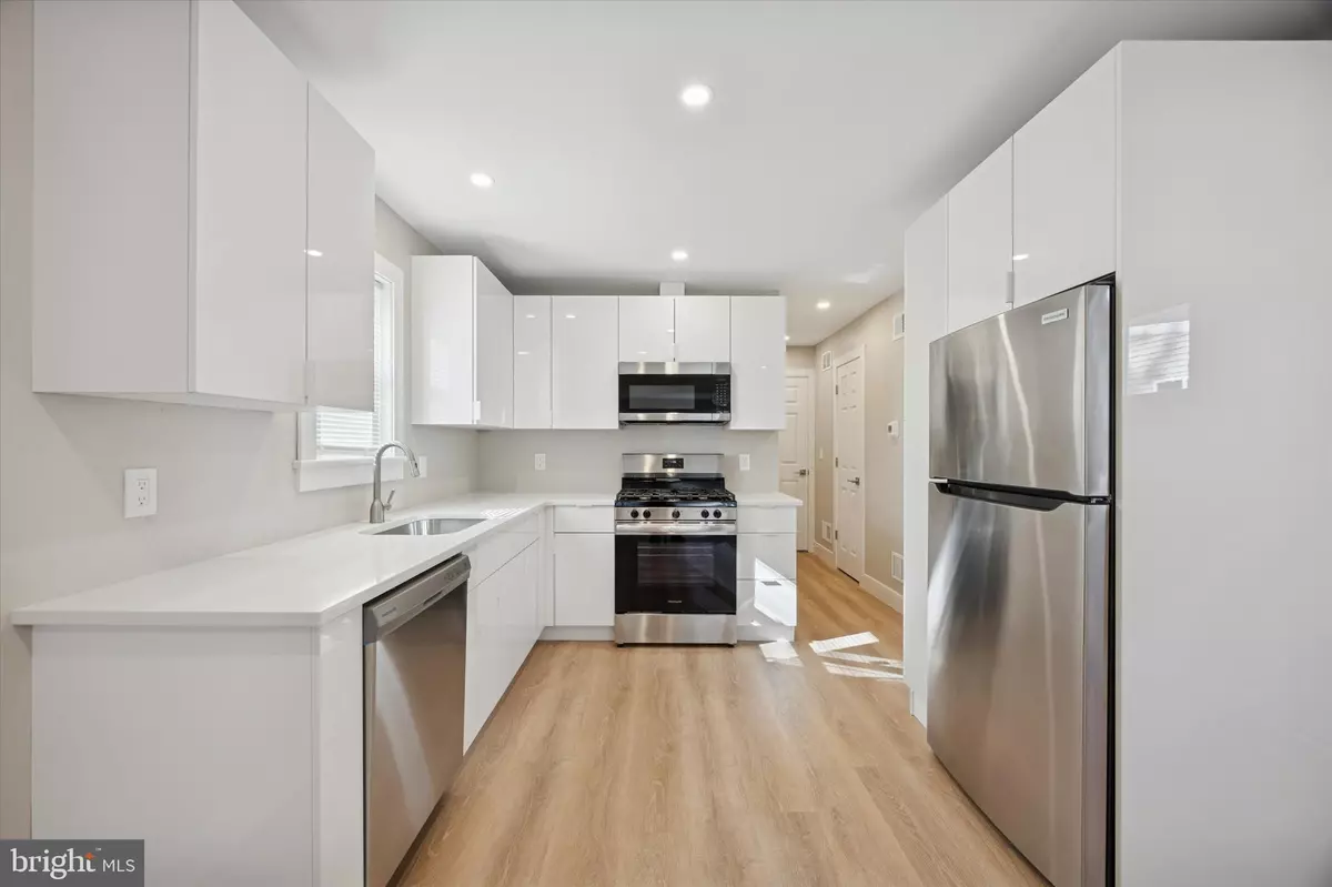 Essington, PA 19029,118 BARTRAM AVE