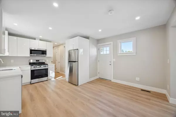 Essington, PA 19029,118 BARTRAM AVE