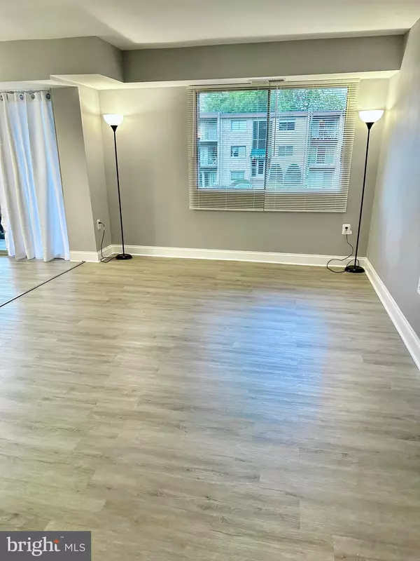 Woodbridge, VA 22192,12705 DARA DR #T1