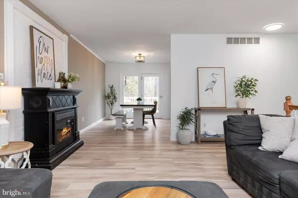 Pasadena, MD 21122,7963 OAK RD