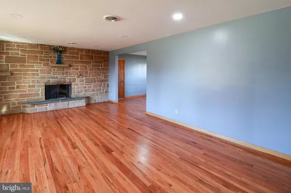 Harrisburg, PA 17109,661 COLLEEN DR