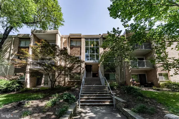 Falls Church, VA 22042,2908 KINGS CHAPEL RD #03/12