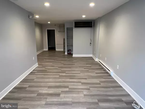 Philadelphia, PA 19135,7153 TORRESDALE AVE