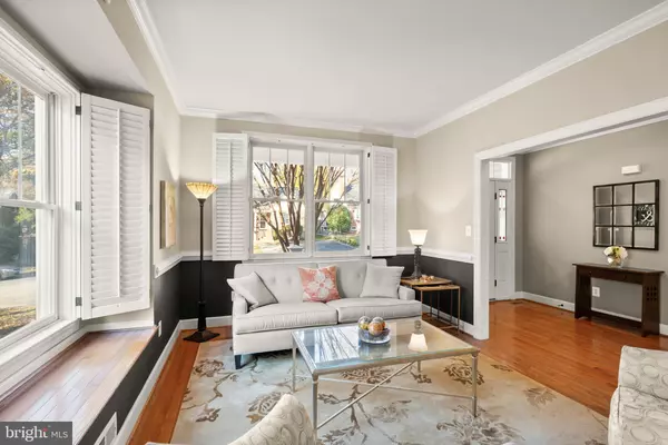 Falls Church, VA 22042,2839 MONROE ST