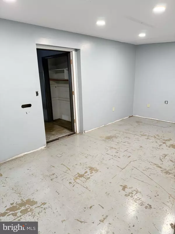 Lancaster, PA 17601,1000 NEW HOLLAND AVE #B16, SUITE D