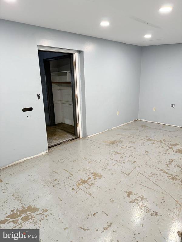 Lancaster, PA 17601,1000 NEW HOLLAND AVE #B16, SUITE D