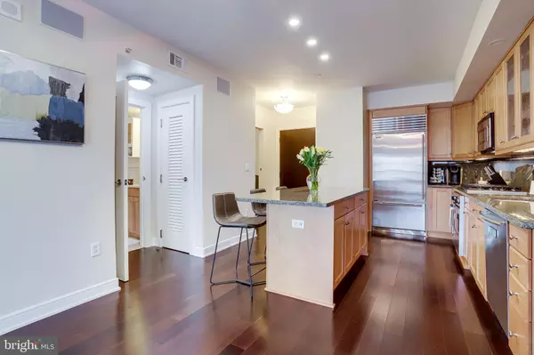 Arlington, VA 22209,1111 19TH ST N #1706