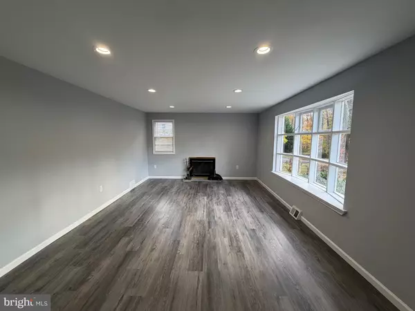 Southampton, PA 18966,687 BRISTOL RD