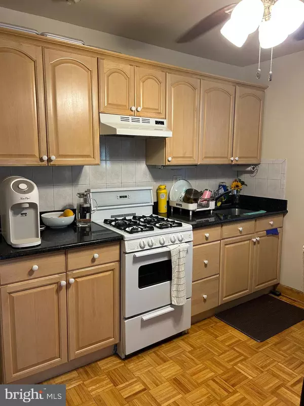 Philadelphia, PA 19107,1220 PINE ST