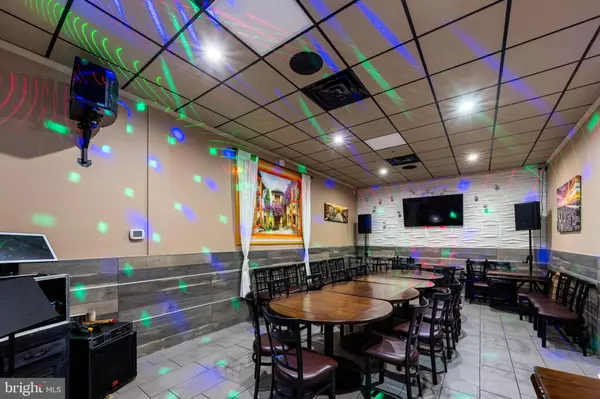 Audubon, NJ 08106,130 BLACK HORSE PIKE