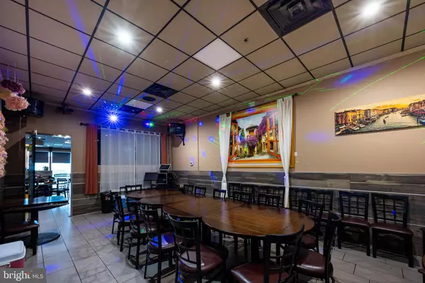 Audubon, NJ 08106,130 BLACK HORSE PIKE