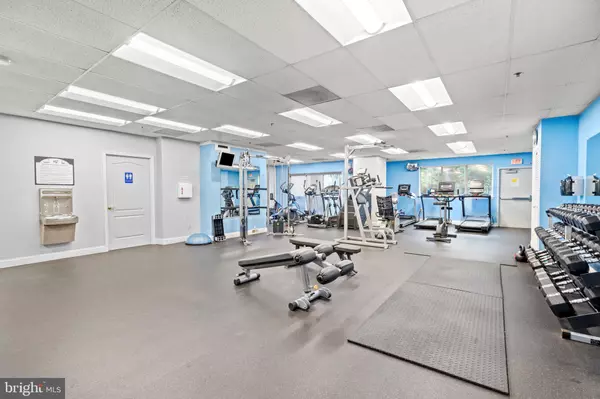 Arlington, VA 22202,1211 S EADS ST #1009