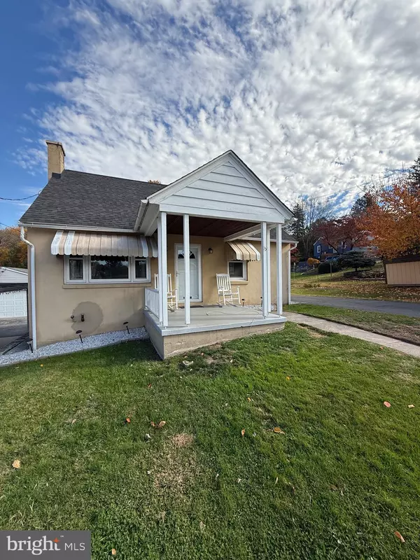 Mohnton, PA 19540,15 LAKE ST