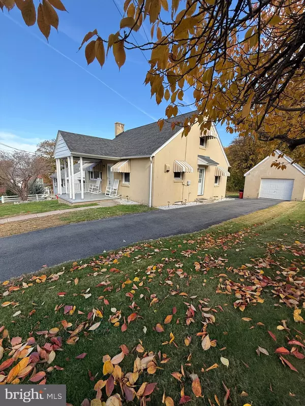 Mohnton, PA 19540,15 LAKE ST