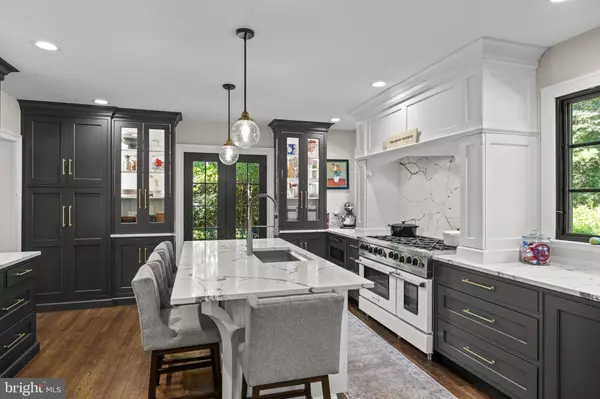 Moorestown, NJ 08057,863 GOLF VIEW RD