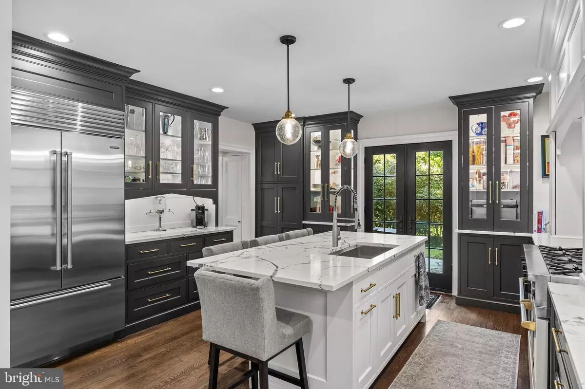 Moorestown, NJ 08057,863 GOLF VIEW RD