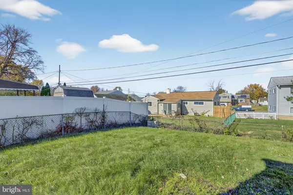 Catonsville, MD 21228,910 PRESTWOOD RD