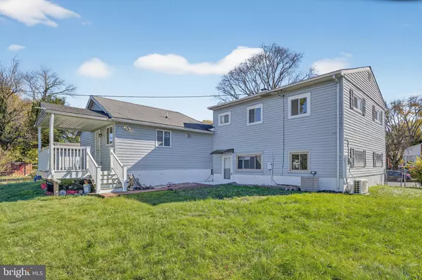 Catonsville, MD 21228,910 PRESTWOOD RD