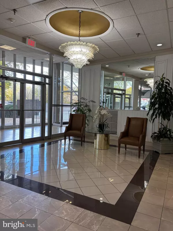 Philadelphia, PA 19131,3900-00 FORD RD #2G