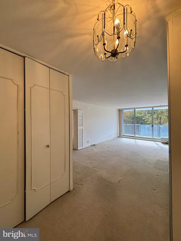 Philadelphia, PA 19131,3900-00 FORD RD #2G