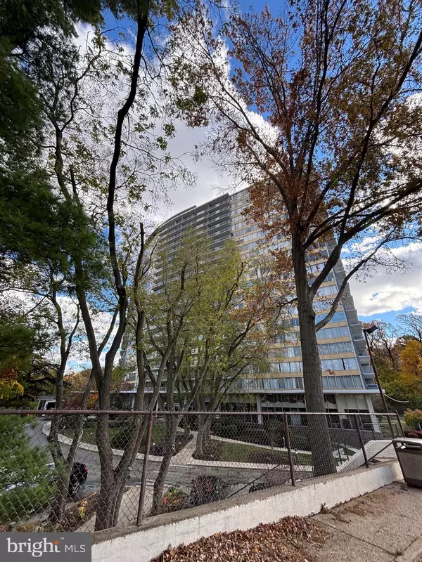 Philadelphia, PA 19131,3900-00 FORD RD #2G