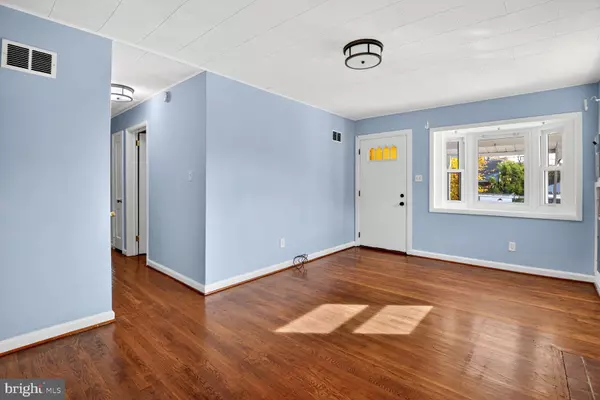 Hyattsville, MD 20783,8204 17TH AVE