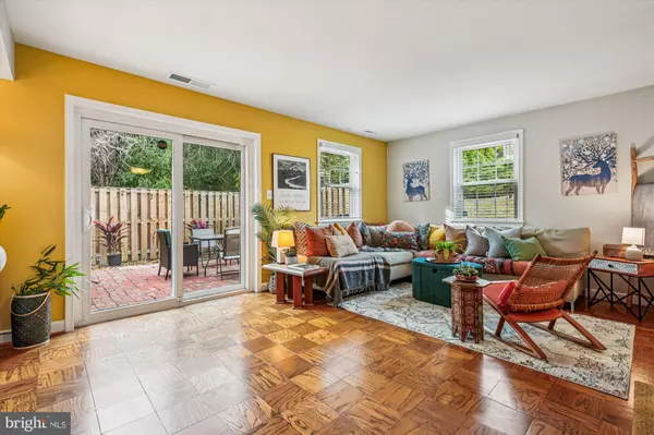 Rockville, MD 20850,692 AZALEA DR #6-692