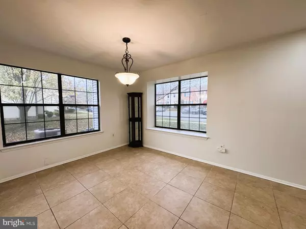 Franklin Park, NJ 08823,1 LYON LA