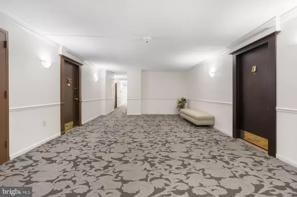 Philadelphia, PA 19102,1420-00 LOCUST ST #7M