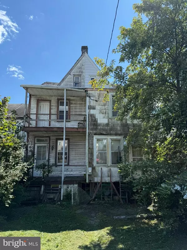 Mount Carmel, PA 17851,117-119 E SAYLOR ST