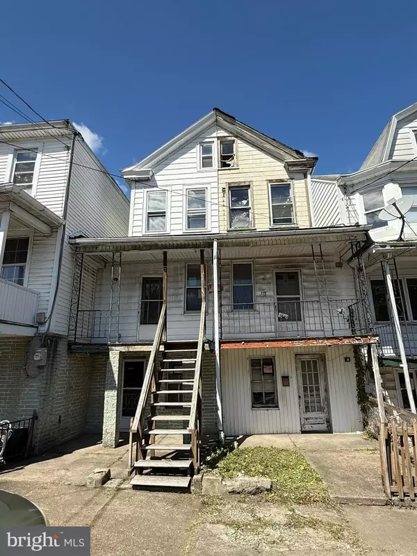 117-119 E SAYLOR ST, Mount Carmel, PA 17851