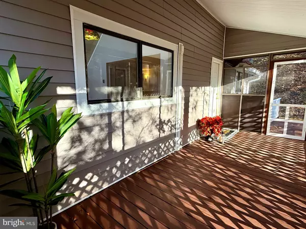 Gerrardstown, WV 25420,646 GLENWOOD LN